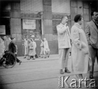 28.06.1956, Poznań, Poznańskie woj., Polska.
Protest poznańskich robotników. Fotografie wykonane przez funkcjonariuszy UB w celu identyfikacji manifestantów.
Fot. NN, zbiory Ośrodka KARTA, udostępnił Grzegorz Braun
