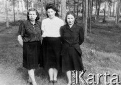 1955, okolice Magadanu, Kołyma, ZSRR.
Stoją od lewej: Maria Milewicz, Jadwiga Szmigiero, Adela Merlak.
Fot. NN, zbiory Ośrodka KARTA, udostępniła Jadwiga Szmigiero