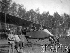 Kwiecień-maj 1915, Śniadowo.
Dwupłatowiec francuski typu 