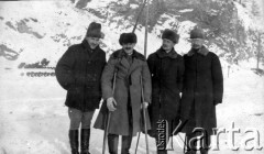 1919, Syberia, Rosja.
Stoją od prawej: profesor Orłowicz i major Jarosław Okulicz-Kozaryn, szef Polskiej Misji Wojskowej na Syberii.
Fot. NN, kolekcja Jarosława Okulicza-Kozaryna, zbiory Ośrodka KARTA