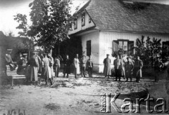 Październik 1914, Gościeradów, pow. Janów Lubelski.
Oficerowie XVIII korpusu dowodzonego przez generała Kruzenszterna i działającego w 1914 r. na osi Lublin-Tarnów.
Fot. Jarosław Okulicz-Kozaryn, zbiory Ośrodka KARTA