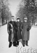 1939-1944, Rumunia.
Dwaj rumuńscy żołnierze i kobieta w mundurze.
Fot. NN, zbiory Ośrodka KARTA
