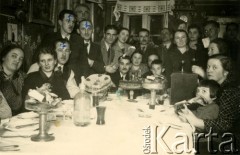 25.12.1939, Rumunia.
Polscy uchodźcy w Rumunii podczas Świąt Bożego Narodzenia.
Fot. NN, zbiory Ośrodka KARTA