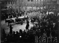 Kwiecień 1919, Lwów, Polska.
Pogrzeb czternastu bohaterów - Obrońców Lwowa.
Fot. Adolf Matyka, zbiory Ośrodka Karta, udostepnił Leon Pawłowski