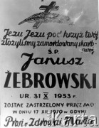 17.12.1970, Gdynia, Polska.
Klepsydra Janusza Żebrowskiego ur. 31.10.1953, zastrzelonego przez milicję podczas robotniczych protestów.
Fot. NN, zbiory Ośrodka KARTA.