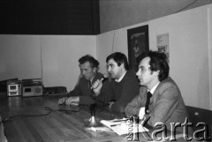 wrzesień-październik 1981, Gdańsk, Polska.
Konferencja prasowa BIPS (Biuro Informacji Prasowej Solidarność) podczas I Krajowego Zjazdu Delegatów NSZZ „Solidarność”. Przemawia przewodniczący NSZZ RI 