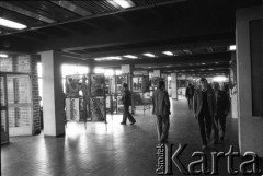 wrzesień-październik 1981, Gdańsk, Polska.
Obrady I Krajowego Zjazdu Delegatów NSZZ „Solidarność”. Wystawa wydawnictw niezależnych zorganizowana w Hali Olivia.
Fot. Maciej Czarnocki, zbiory Ośrodka KARTA.
