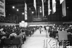 wrzesień-październik 1981, Gdańsk, Polska.
Obrady I Krajowego Zjazdu Delegatów NSZZ „Solidarność”. Hala Olivia wypełniona delegatami.
Fot. Maciej Czarnocki, zbiory Ośrodka KARTA.
