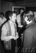 wrzesień-październik 1981, Gdańsk, Polska.
Obrady I Krajowego Zjazdu Delegatów NSZZ „Solidarność”. Na zdjęciu rzecznik prasowy Zjazdu Janusz Onyszkiewicz (1. z lewej).
Fot. Maciej Czarnocki, zbiory Ośrodka KARTA.
