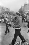 3-5.08.1981, Warszawa, Polska.
Kierowcy autobusów miejskich i ciężarówek zablokowali rondo u zbiegu ulic Marszałkowskiej i Alei Jerozolimskich. Protestowali w ten sposób przeciwko obniżce kartkowych przydziałów mięsa i trudnościom zaopatrzeniowym. Strajk został zorganizowany przez Zarząd Regionu NSZZ 