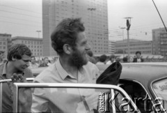 3-5.08.1981, Warszawa, Polska.
Kierowcy autobusów miejskich i ciężarówek zablokowali rondo u zbiegu ulic Marszałkowskiej i Alei Jerozolimskich. Protestowali w ten sposób przeciwko obniżce kartkowych przydziałów mięsa i trudnościom zaopatrzeniowym. Strajk został zorganizowany przez Zarząd Regionu NSZZ 