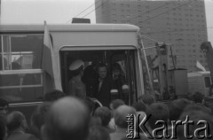 3-5.08.1981, Warszawa, Polska.
Kierowcy autobusów miejskich i ciężarówek zablokowali rondo u zbiegu ulic Marszałkowskiej i Alei Jerozolimskich. Protestowali w ten sposób przeciwko obniżce kartkowych przydziałów mięsa i trudnościom zaopatrzeniowym. Strajk został zorganizowany przez Zarząd Regionu NSZZ 