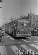 3-5.08.1981, Warszawa, Polska.
Kierowcy autobusów miejskich i ciężarówek zablokowali rondo u zbiegu ulic Marszałkowskiej i Alei Jerozolimskich. Protestowali w ten sposób przeciwko obniżce kartkowych przydziałów mięsa i trudnościom zaopatrzeniowym. Strajk został zorganizowany przez Zarząd Regionu NSZZ 