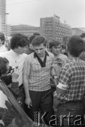 3-5.08.1981, Warszawa, Polska.
Kierowcy autobusów miejskich i ciężarówek zablokowali rondo u zbiegu ulic Marszałkowskiej i Alei Jerozolimskich. Protestowali w ten sposób przeciwko obniżce kartkowych przydziałów mięsa i trudnościom zaopatrzeniowym. Strajk został zorganizowany przez Zarząd Regionu NSZZ 