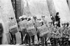 3.05.1982, Warszawa, Polska.
Niezależna demonstracja na Starym Mieście, zorganizowana przez podziemne struktury 