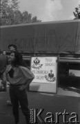 5.05.1988, Warszawa, Polska
Jednodniowy strajk okupacyjny na Uniwersytecie Warszawskim. Na zdjęciu studenci, za nimi tablica z napisem: „Tego spadku po zaborach nie chcemy”.
Fot. Maciej Czarnocki, zbiory Ośrodka KARTA