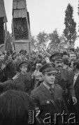 Październik 1982, Gdańsk, Polska
Protest pod bramą Stoczni Gdańskiej im. Lenina po decyzji władz o delegalizacji NSZZ 