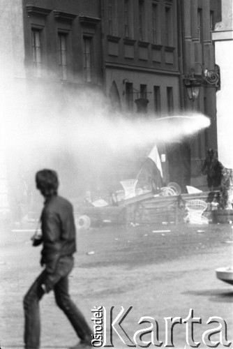 3.05.1982, Warszawa, Polska.
Niezależna demonstracja na Starym Mieście, zorganizowana przez podziemne struktury 