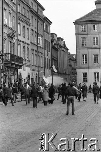 3.05.1982, Warszawa, Polska.
Niezależna demonstracja na Starym Mieście, zorganizowana przez podziemne struktury 