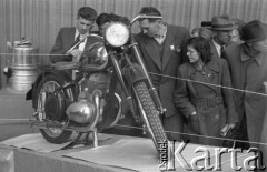 1947, Poznań, Polska.
Targi Poznańskie, motocykl 