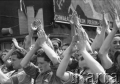 1.05.1952, Katowice, Polska.
Pochód pierwszomajowy.
Fot. Kazimierz Seko, zbiory Ośrodka KARTA
 
