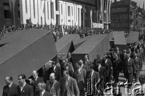 1.05.1952, Katowice, Polska.
Pochód pierwszomajowy, hasło: 