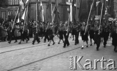 1.05.1949, Katowice, Polska.
Pochód pierwszomajowy.
Fot. Kazimierz Seko, zbiory Ośrodka KARTA
 

