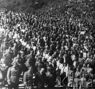 1946-1948, Góra Świętej Anny, woj. śląskie, Polska.
Manifestacja na Górze św. Anny, uczestnicy uroczystości.
Fot. NN, reprodukcja Kazimierz Seko, zbiory Ośrodka KARTA.
