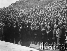 1946-1948, Góra Świętej Anny, woj. śląskie, Polska.
Manifestacja na Górze św. Anny, sztafeta motocyklistów z prochami Powstanców Warszawskich.
Fot. NN, reprodukcja Kazimierz Seko, zbiory Ośrodka KARTA.

