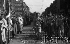 1951, Katowice, Polska.
Defilada na ulicach Katowic.
Fot. Kazimierz Seko, zbiory Ośrodka KARTA

