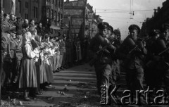 1951, Katowice, Polska.
Defilada na ulicach Katowic.
Fot. Kazimierz Seko, zbiory Ośrodka KARTA

