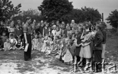 Lata 50-te, Pawłowice, Polska.
Szkolne koło Ligi Przyjaciół Żołnierza.
Fot. Kazimierz Seko, zbiory Ośrodka KARTA