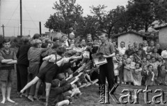 Lata 50-te, Pawłowice, Polska.
Szkolne koło Ligi Przyjaciół Żołnierza.
Fot. Kazimierz Seko, zbiory Ośrodka KARTA