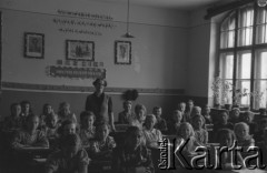 Lata 50-te, Pawłowice, Polska.
Szkolne koło Ligi Przyjaciół Żołnierza.
Fot. Kazimierz Seko, zbiory Ośrodka KARTA