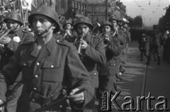 1951, Katowice, Polska.
Defilada Ludowego Wojska Polskiego na ulicach miasta.
Fot. Kazimierz Seko, zbiory Ośrodka KARTA



