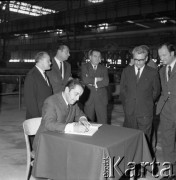 Wrzesień 1971, Katowice, Polska.
Józef Tejchma - wiceprezes Rady Ministrów z wizytą w Hucie Ferrum.
Fot. Kazimierz Seko, zbiory Ośrodka KARTA

