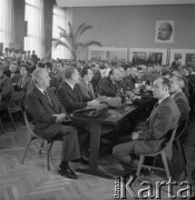 1978, Dąbrowa Górnicza, Polska.
Konferencja partyjna w Hucie Katowice. Na pierwszym planie z lewej siedzą: Edward Gierek i Zdzisław Grudzień.
Fot. Kazimierz Seko, zbiory Ośrodka KARTA