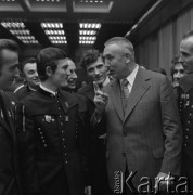 1972, Katowice, Polska.
Zjazd Delegatów Związku Zawodowego Górników, Edward Gierek - I Sekretarz KC PZPR, podczas rozmowy z górnikami.
Fot. Kazimierz Seko, zbiory Ośrodka KARTA
