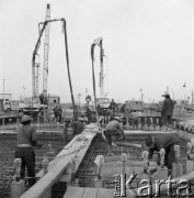 12.05.1974, Katowice, Polska.
Huta Katowice, czyn społeczny budowniczych zakładu.
Fot. Kazimierz Seko, zbiory Ośrodka KARTA