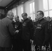 15.07.1974, Katowice, Polska.
XXX-lecie PRL. Edward Gierek dekoruje odznaczeniami zasłużonych górników.
Fot. Kazimierz Seko, zbiory Ośrodka KARTA