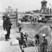 12.05.1974, Katowice, Polska.
Huta Katowice, czyn społeczny budowniczych zakładu.
Fot. Kazimierz Seko, zbiory Ośrodka KARTA
