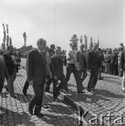29.07.1975, Oświęcim-Brzezinka, Polska.
Prezydent Stanów Zjednoczonych Gerald Ford podczas zwiedzania obozu koncentracyjnego.
Fot. Kazimierz Seko, zbiory Ośrodka KARTA