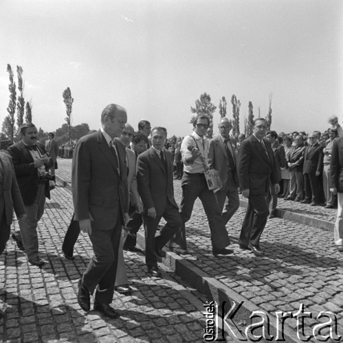 29.07.1975, Oświęcim-Brzezinka, Polska.
Prezydent Stanów Zjednoczonych Gerald Ford podczas zwiedzania obozu koncentracyjnego.
Fot. Kazimierz Seko, zbiory Ośrodka KARTA