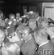 22.07.1974, Katowice, Polska.
Obchody XXX-lecia PRL, pożegnanie radzieckiej delegacji, w środku stoi Leonid Breżniew.
Fot. Kazimierz Seko, zbiory Ośrodka KARTA
