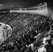 22.07.1974, Katowice, Polska.
Uroczyste obchody XXX-lecia PRL, członkowie Polskiej Zjednoczonej Partii Robotniczej zgromadzeni na widowni.
Fot. Kazimierz Seko, zbiory Ośrodka KARTA
