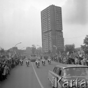 22.07.1974, Katowice, Polska.
Obchody XXX-lecia PRL, uroczyste powitanie radzieckiej delegacji. Przejazd Edwarda Gierka i Leonida Breżniewa ulicami miasta.
Fot. Kazimierz Seko, zbiory Ośrodka KARTA
