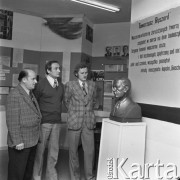 Listopad 1977, Katowice, Polska.
Jan Wieczorek z synami Andrzejem i Grzegorzem w Izbie Tradycji Kopalni Węgla Kamiennego 