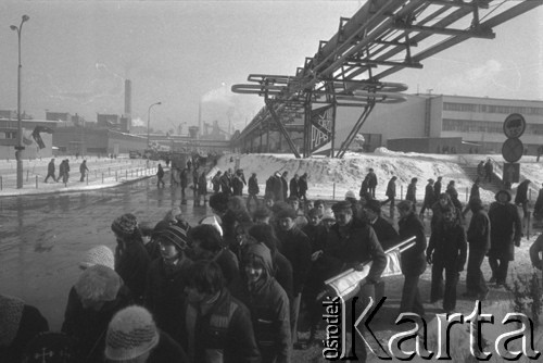 Zima 1979-1980, Dąbrowa Górnicza, woj. Katowice, Polska.
Ogólnopolskie spotkanie młodzieży przed VIII Zjazdem PZPR.
Fot. Kazimierz Seko, zbiory Ośrodka KARTA