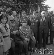 1981, Katowice, Polska.
Wmurowanie aktu erekcyjnego Pomnika Harcerzy Września, grupa kombatantów w mundurach z przypiętymi odznaczeniami.
Fot. Kazimierz Seko, zbiory Ośrodka KARTA