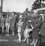 1982, Katowice, Polska.
Uroczystości pod Pomnikiem Powstańców Śląskich - nadanie Krzyża Powstańczego sztandarowi Komendy Chorągwi ZHP.
Fot. Kazimierz Seko, zbiory Ośrodka KARTA